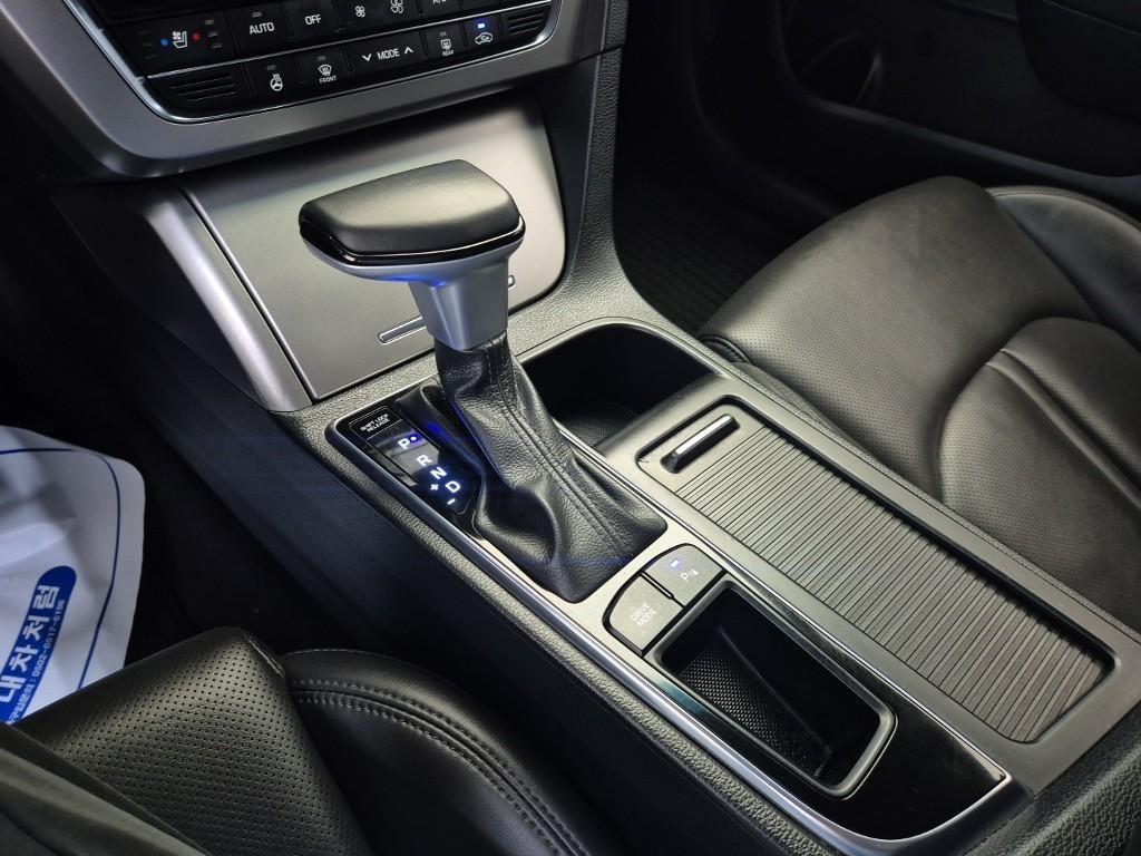 HYUNDAI Sonata - Vista 8