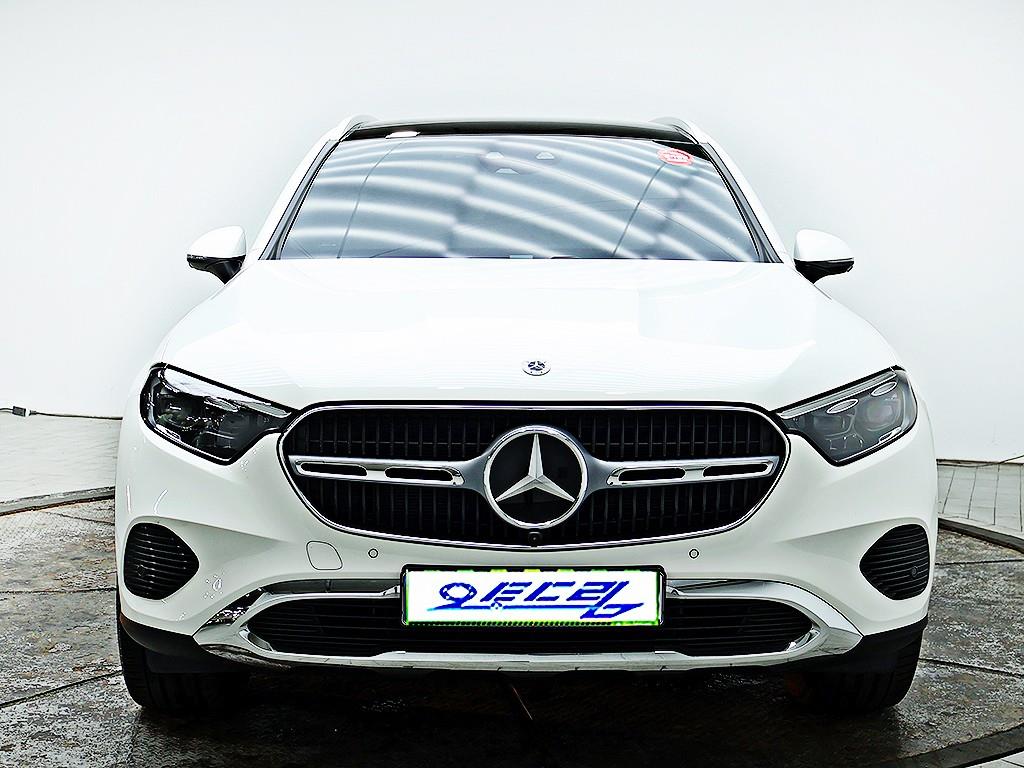Mercedes Benz GLC Class - Vista 3