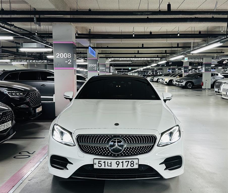 Mercedes Benz E class - Vista 2