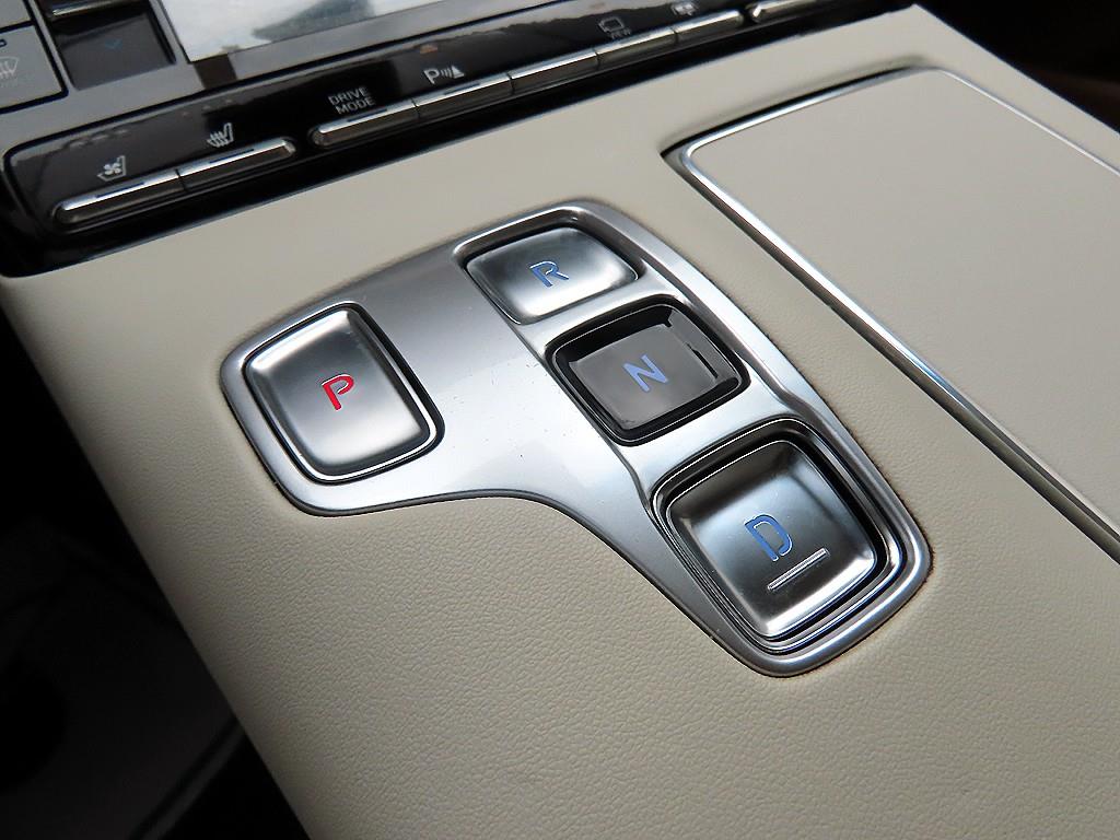 HYUNDAI Grandeur - Vista 11