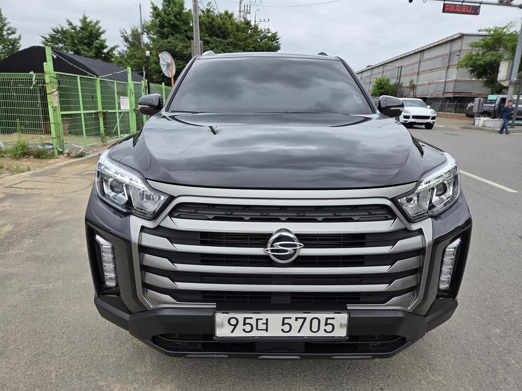 Ssangyong Rexton 2021 Negro - Importación desde Corea - HF Imports Iquique - Foto 1