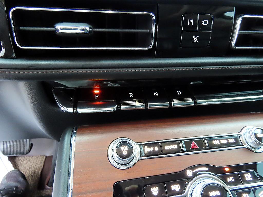 Lincoln Aviator - Vista 11
