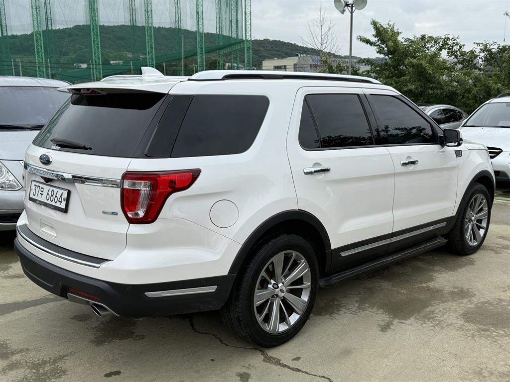 Ford Explorer - Vista 5