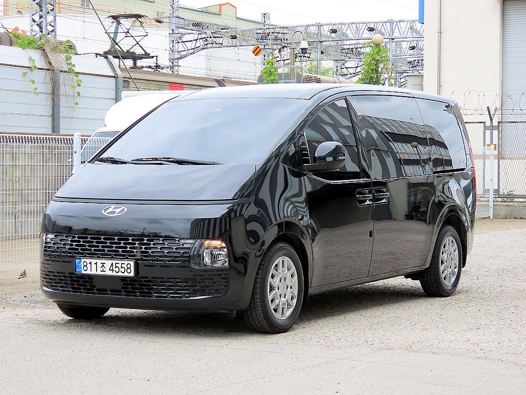 HYUNDAI Staria - Vista 2