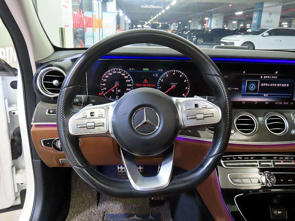 Mercedes Benz E class - Vista 8