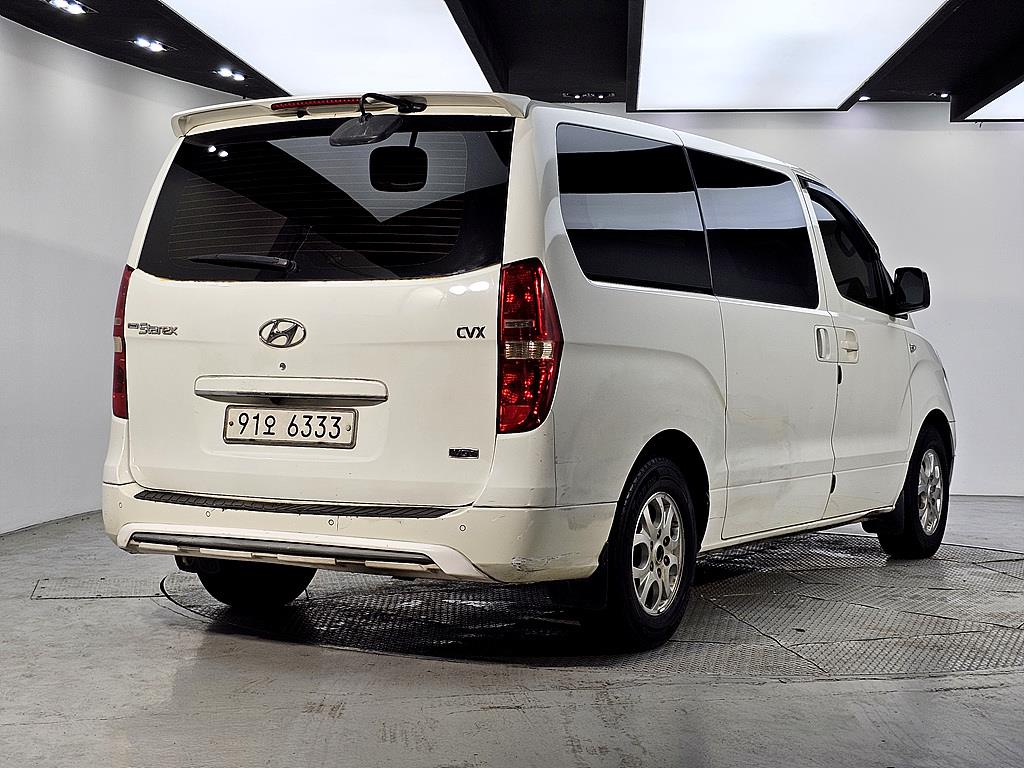 HYUNDAI Starex - Vista 4