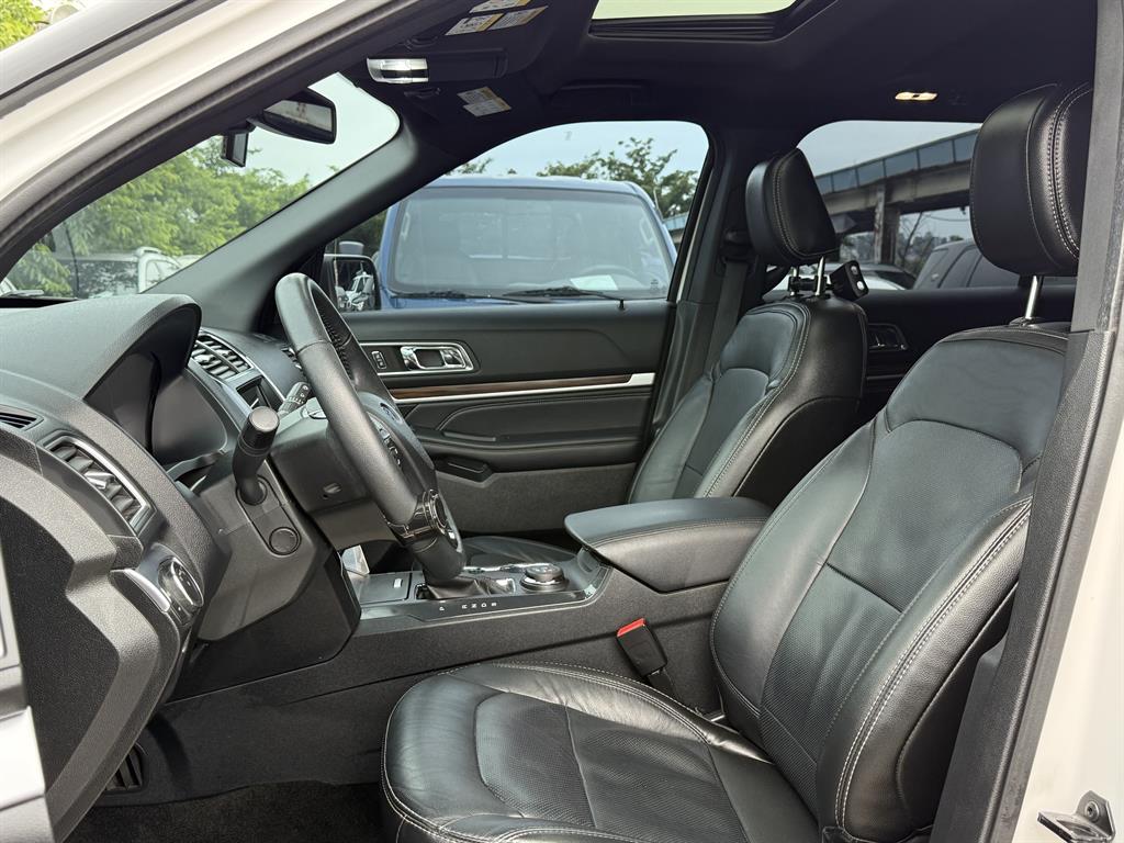 Ford Explorer - Vista 9