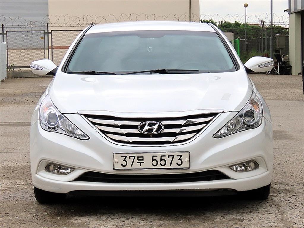 HYUNDAI Sonata 2010 Blanco - Importación desde Corea - HF Imports Iquique - Foto 1