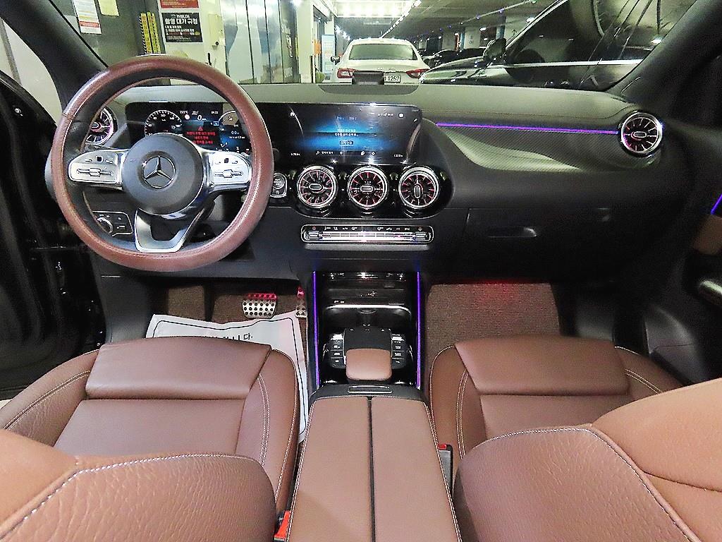 Mercedes Benz GLA Class - Vista 10