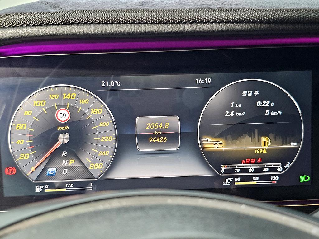 Mercedes Benz E class - Vista 7