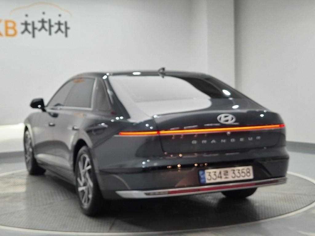 HYUNDAI Grandeur - Vista 2