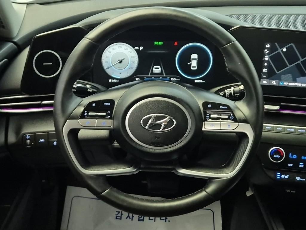 HYUNDAI Avante - Vista 9