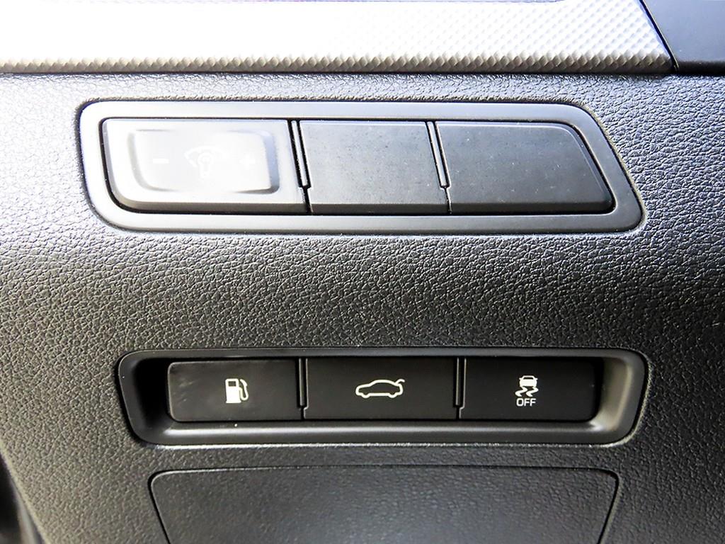 HYUNDAI Sonata - Vista 11