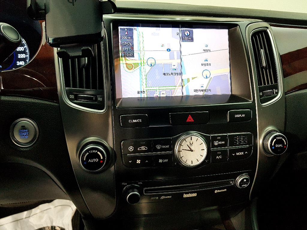 HYUNDAI Equus - Vista 11