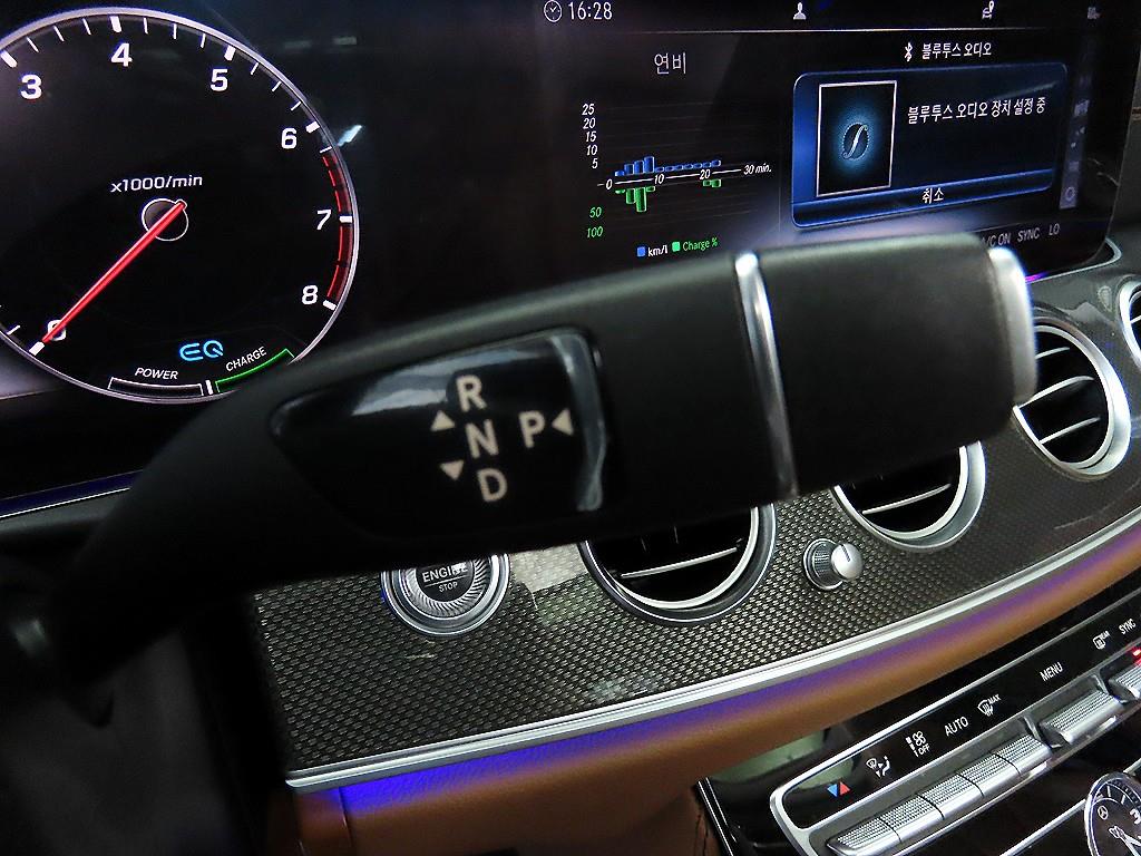 Mercedes Benz E class - Vista 12