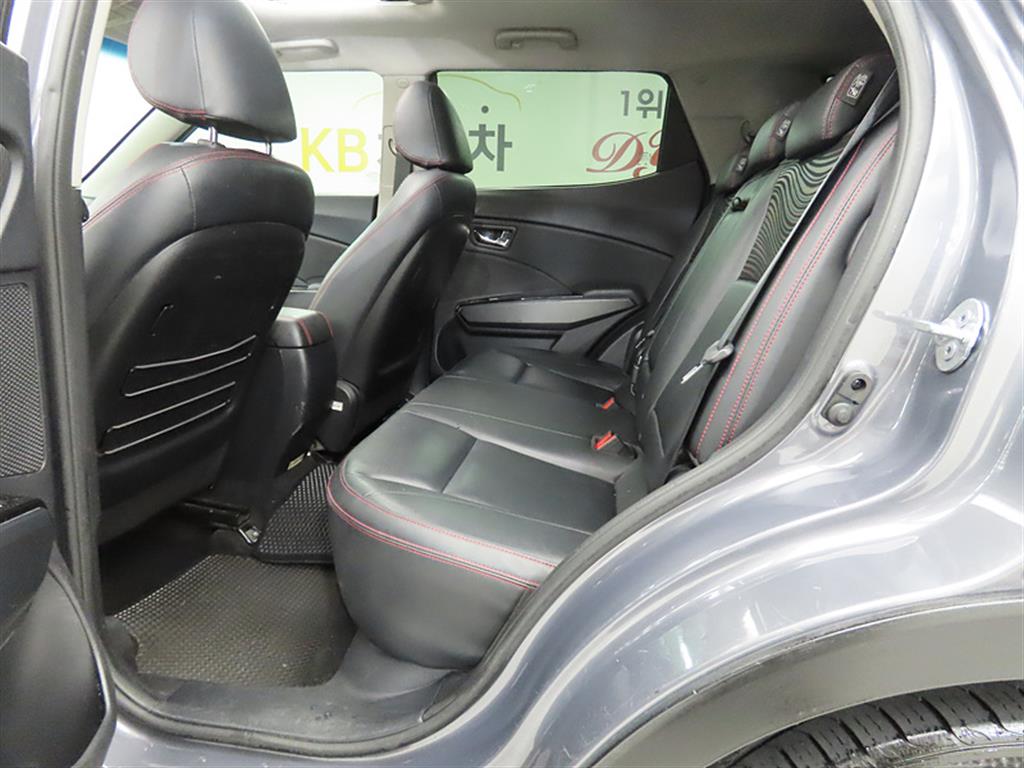 Ssangyong Tivoli - Vista 6