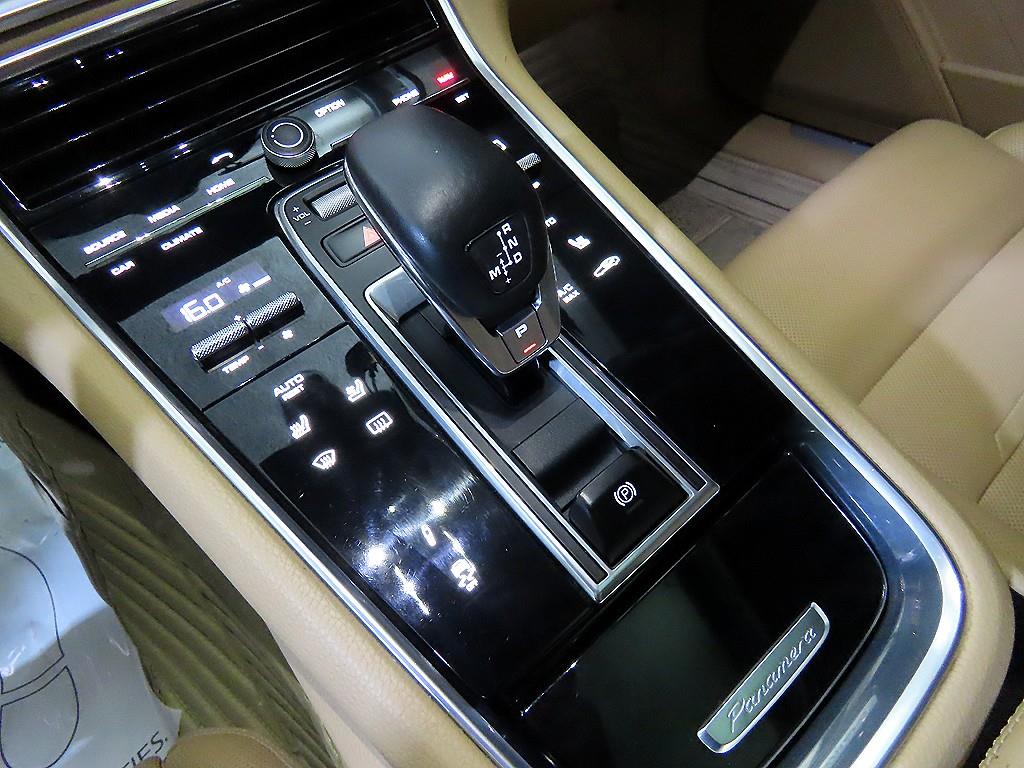 Porsche Panamera - Vista 12