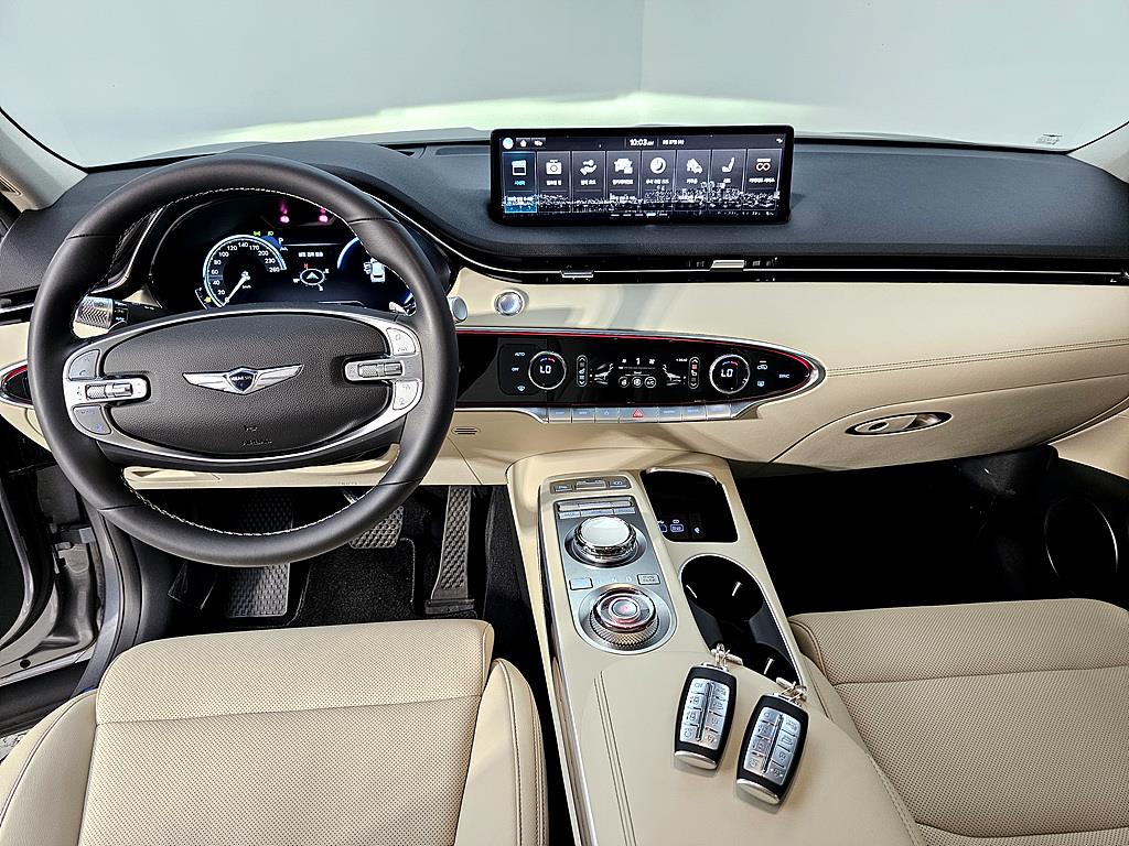 Genesis GV70 - Vista 5