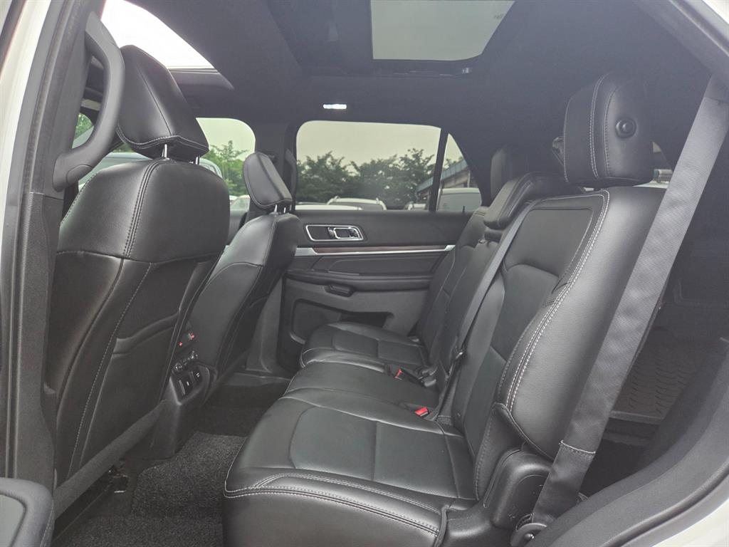 Ford Explorer - Vista 8