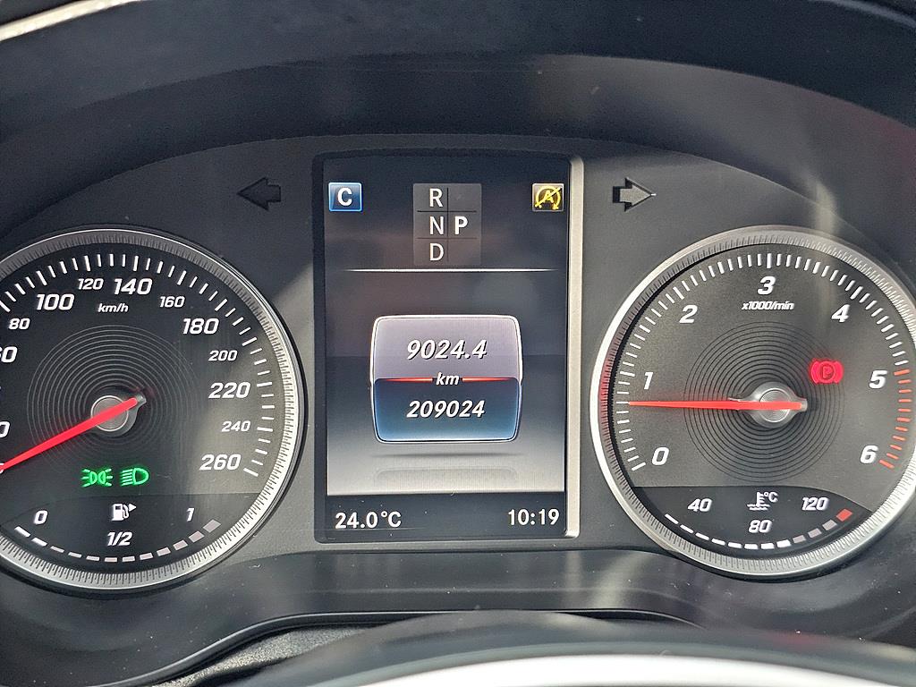 Mercedes Benz GLC Class - Vista 7