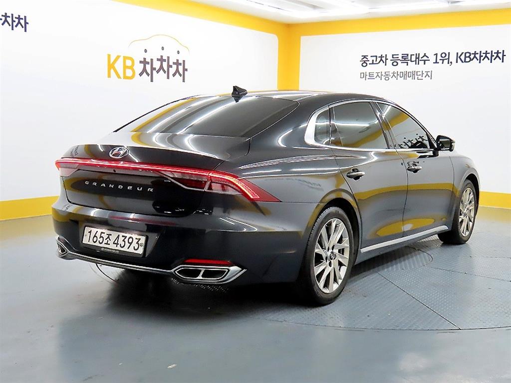 HYUNDAI Grandeur - Vista 4