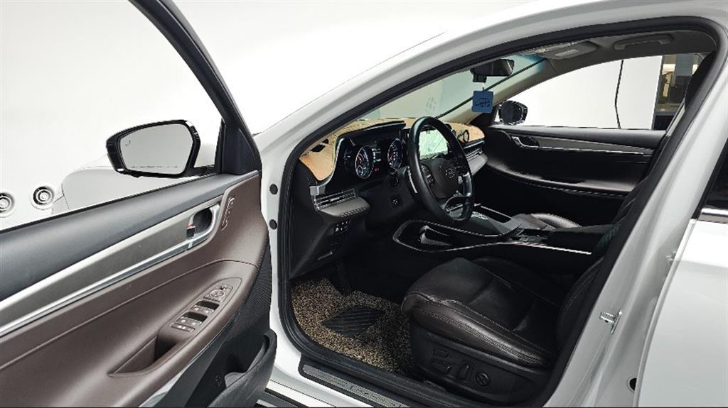 HYUNDAI Grandeur - Vista 9