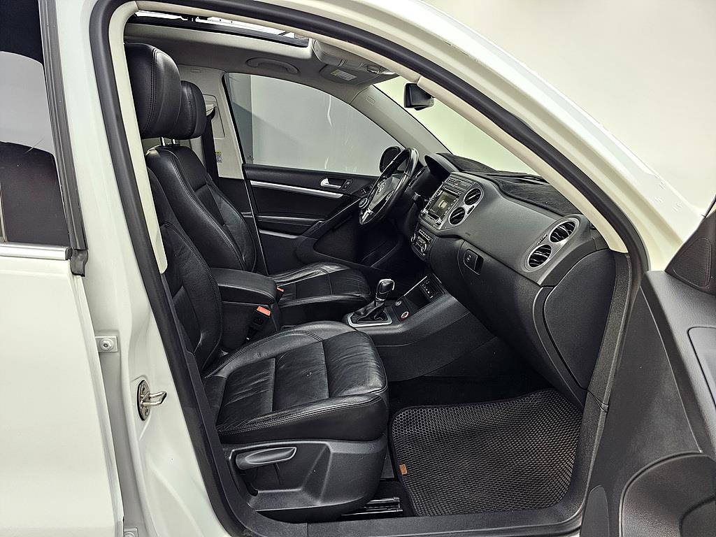 Volkswagen Tiguan - Vista 11