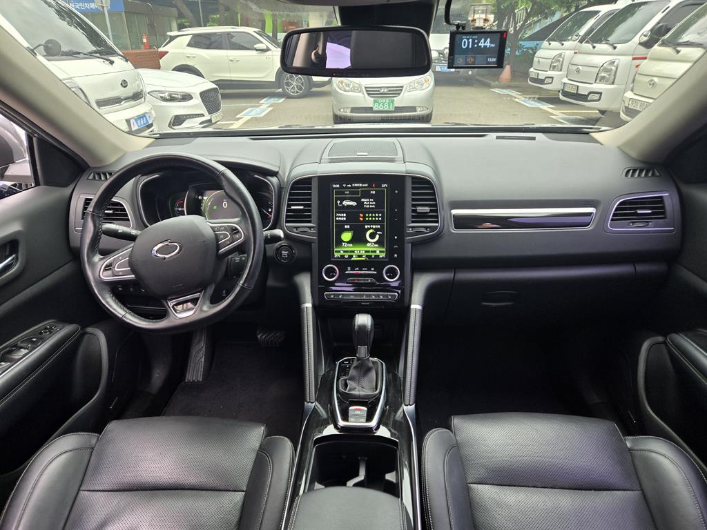 SAMSUNG QM6 - Vista 9