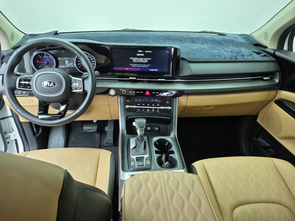 KIA Carnival - Vista 5