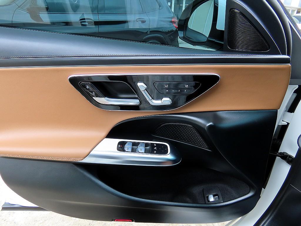 Mercedes Benz E class - Vista 11