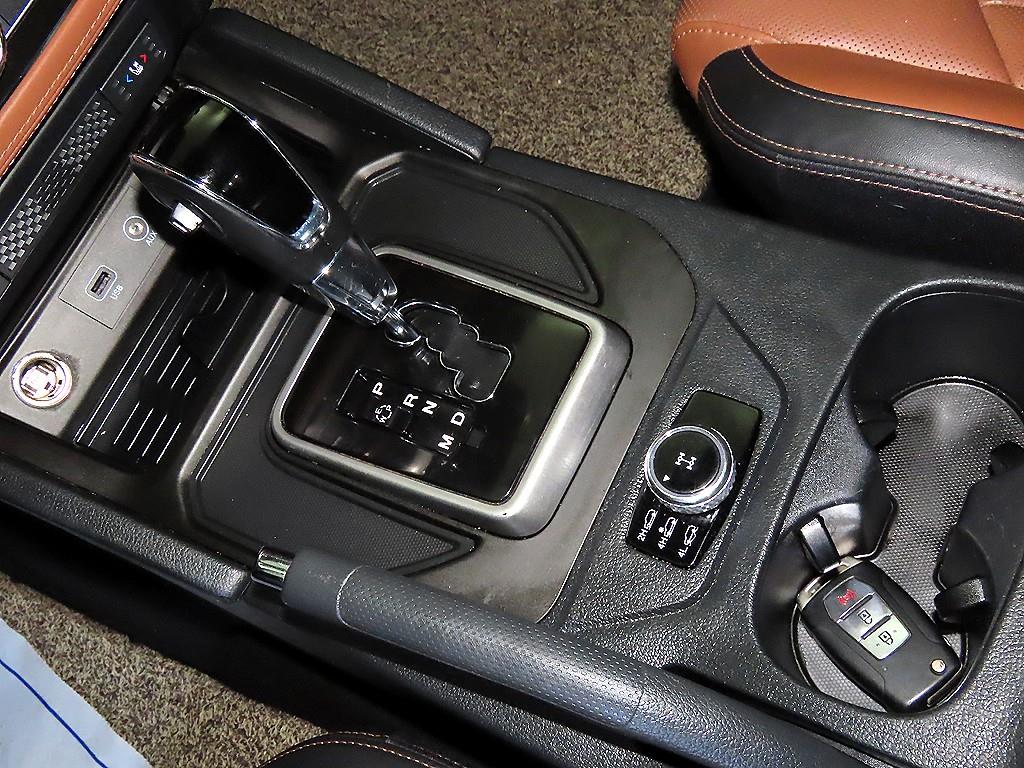 Ssangyong Rexton - Vista 12