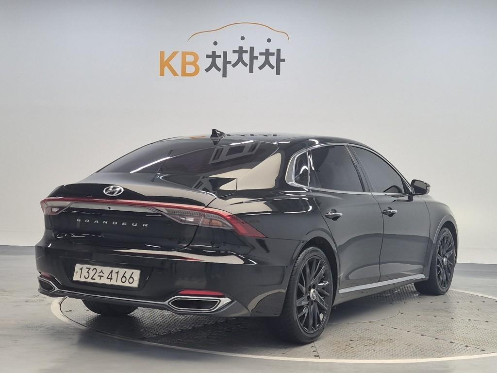 HYUNDAI Grandeur - Vista 2