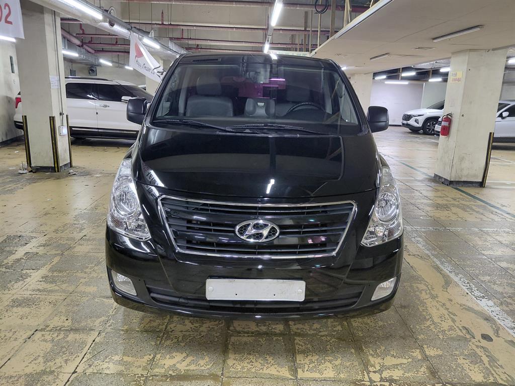 HYUNDAI Starex - Vista 2