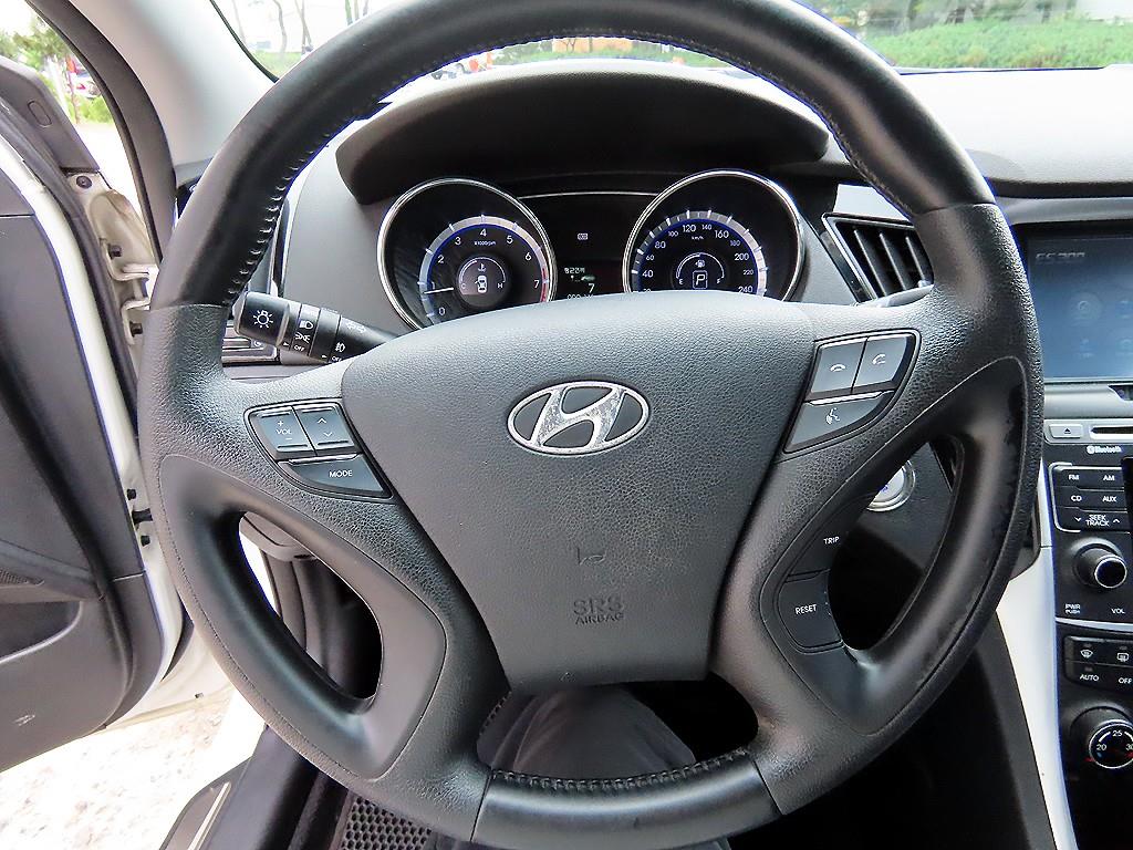 HYUNDAI Sonata - Vista 8