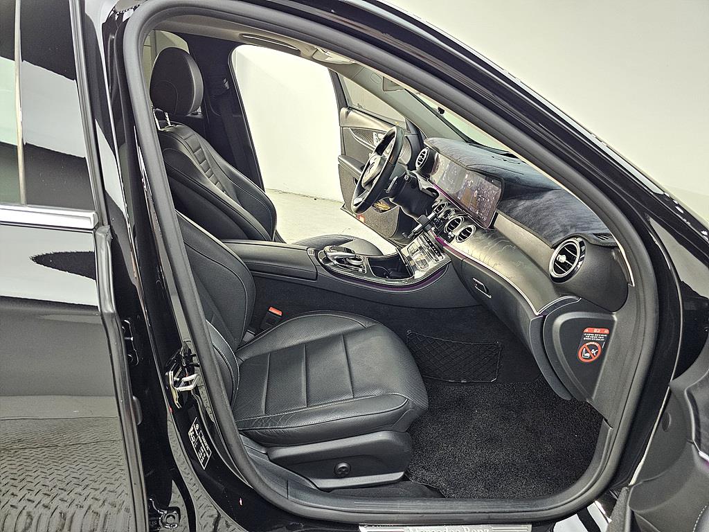 Mercedes Benz E class - Vista 11