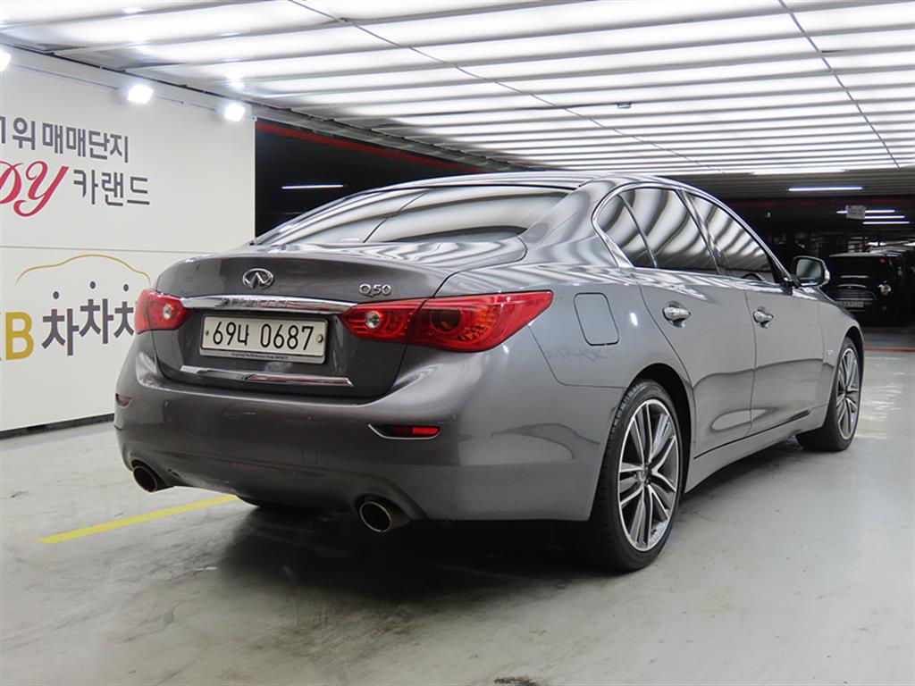 Infiniti Q - Vista 4