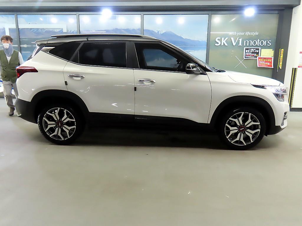 KIA Seltos - Vista 3