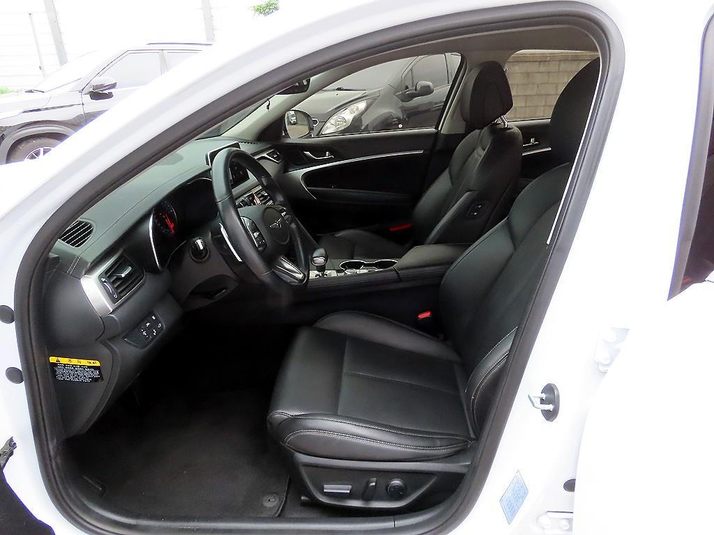 Genesis G70 - Vista 5