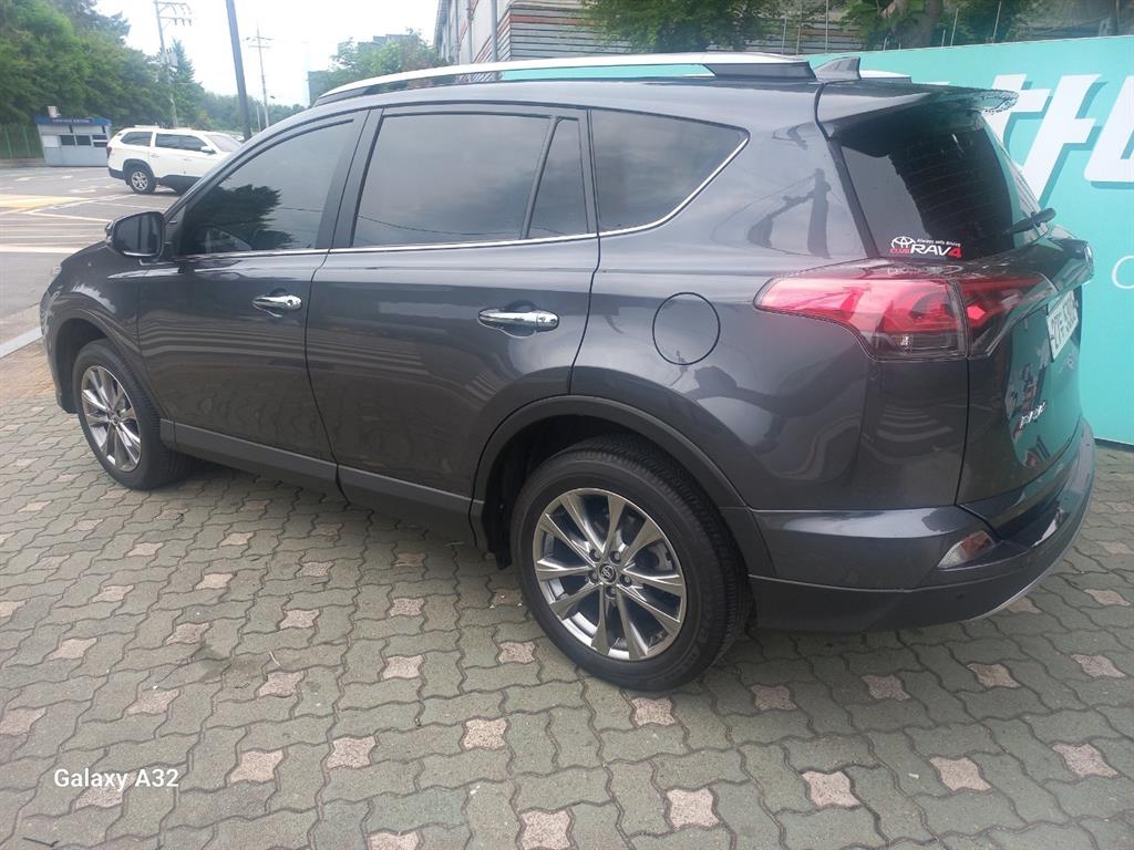 Toyota RAV4 - Vista 4