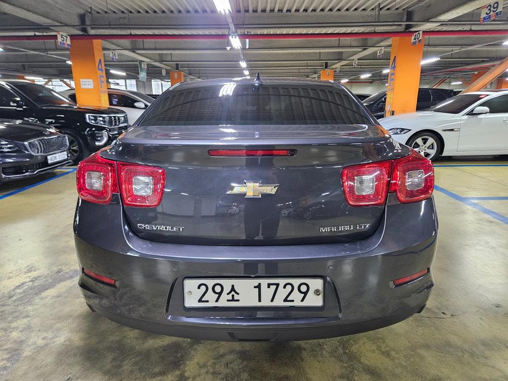 Chevrolet Malibu - Vista 4
