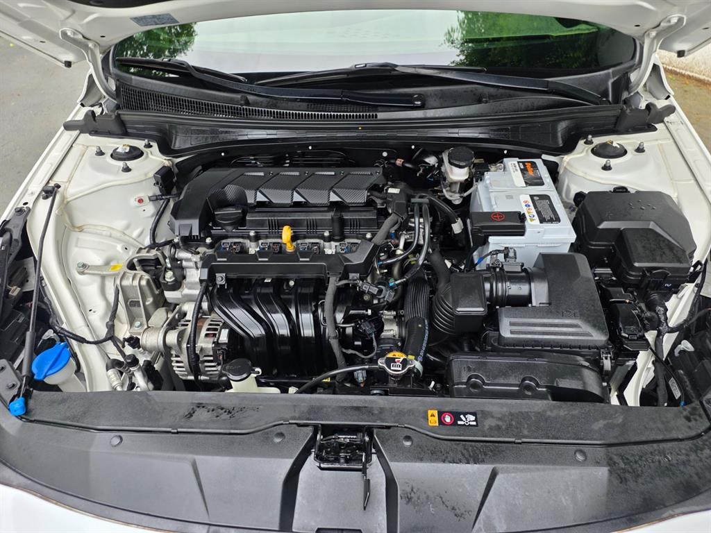 HYUNDAI Avante - Vista 6