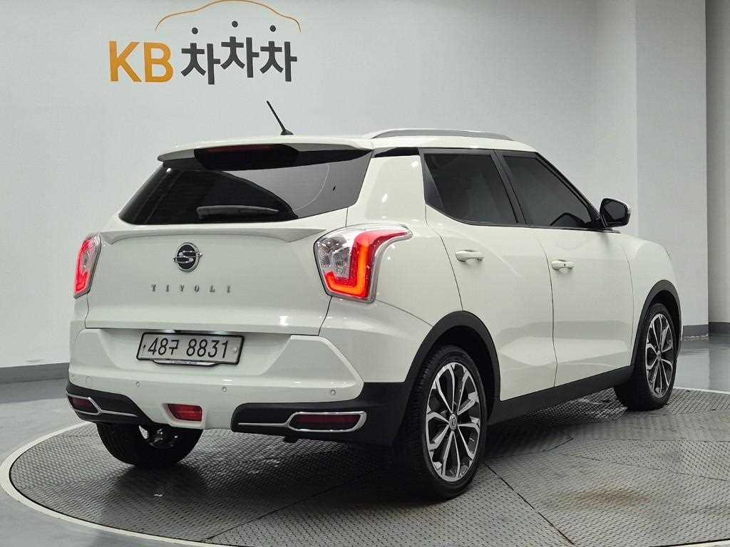 Ssangyong Tivoli - Vista 3