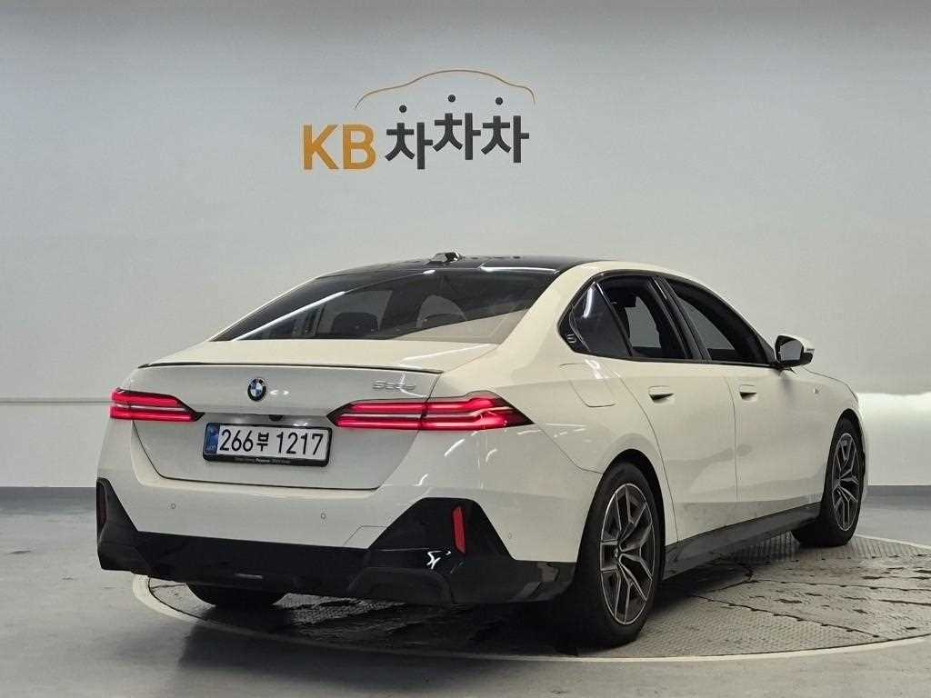 BMW 5 Series - Vista 3