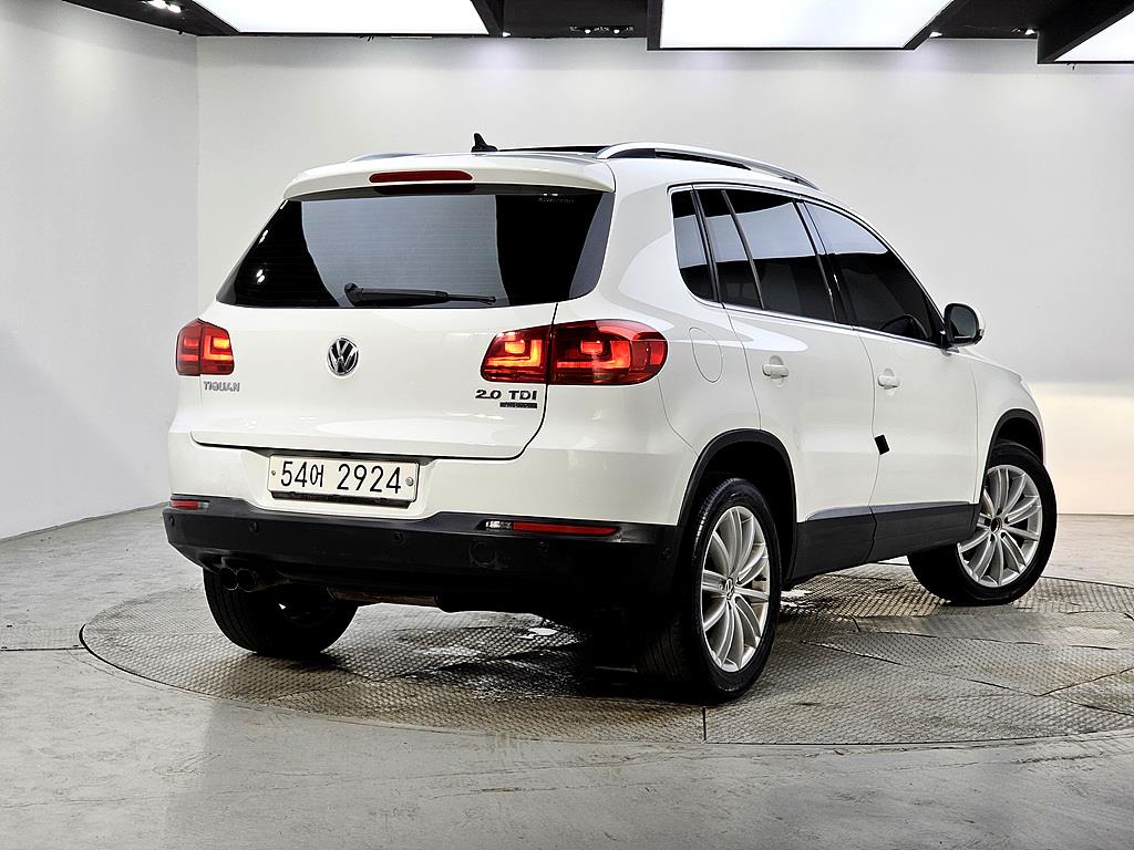 Volkswagen Tiguan - Vista 4