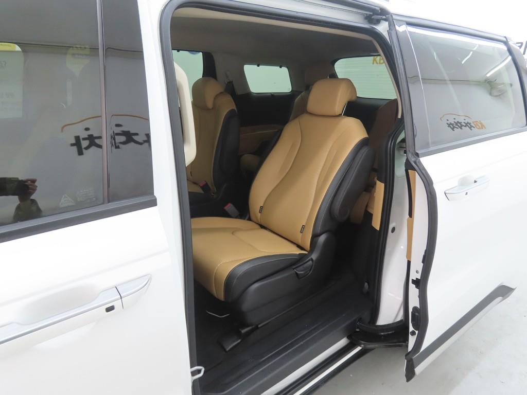 KIA Carnival - Vista 6
