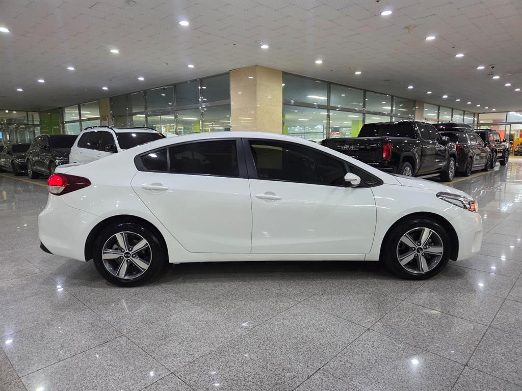 KIA K3 - Vista 5