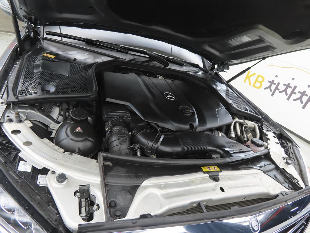 Mercedes Benz C Class 2016 Gris - Importación desde Corea - HF Imports Iquique - Foto 19
