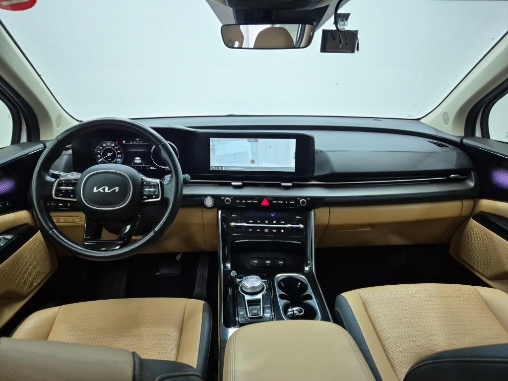 KIA Carnival - Vista 5