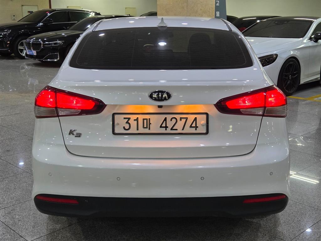 KIA K3 - Vista 4