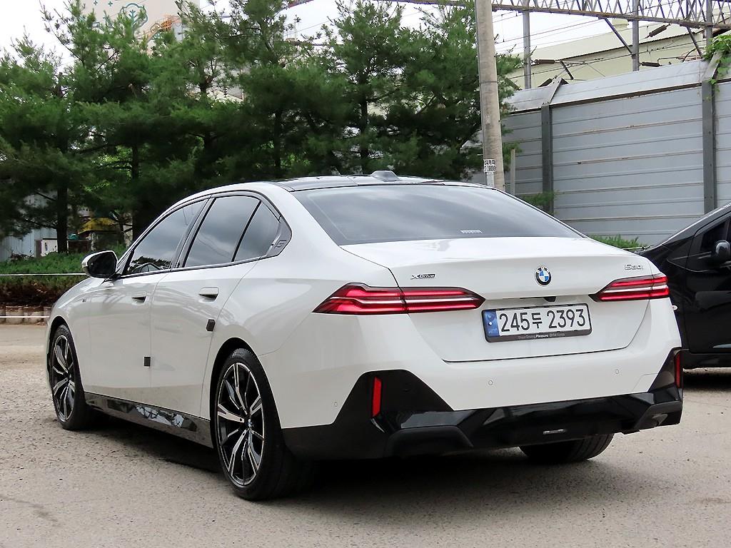 BMW 5 Series - Vista 3